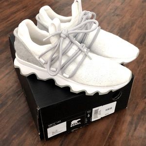 Women’s kenetic lace Sorel tennis shoes